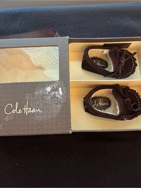 Cole Haan Kids Dark Brown Suede Moccasin Slippers Size 1